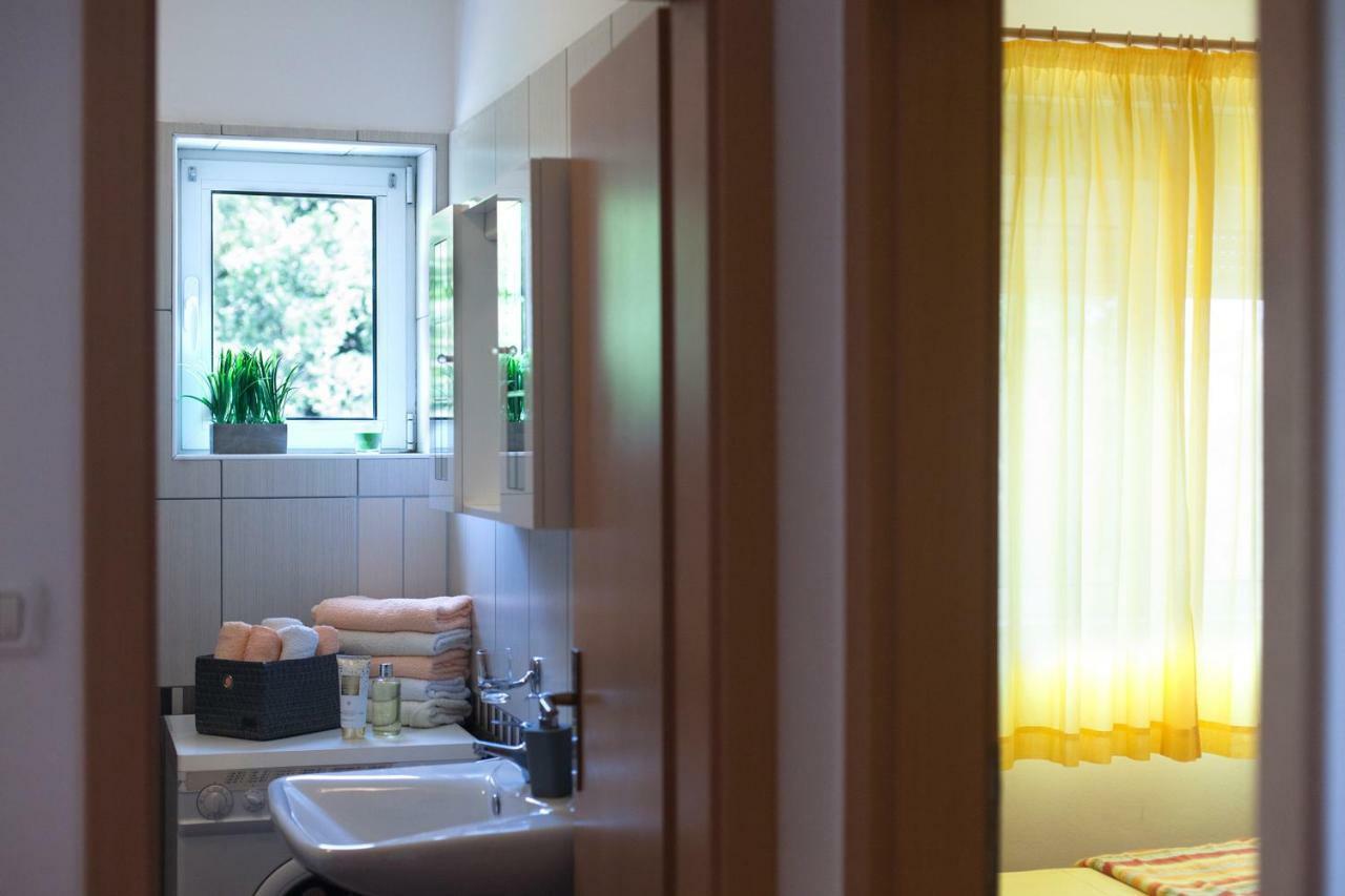 Apartment Helga Ližnjan Eksteriør billede