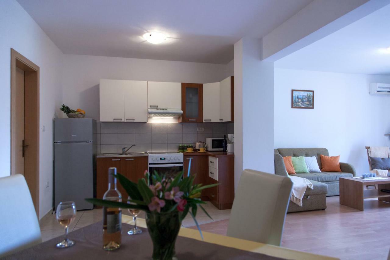 Apartment Helga Ližnjan Eksteriør billede