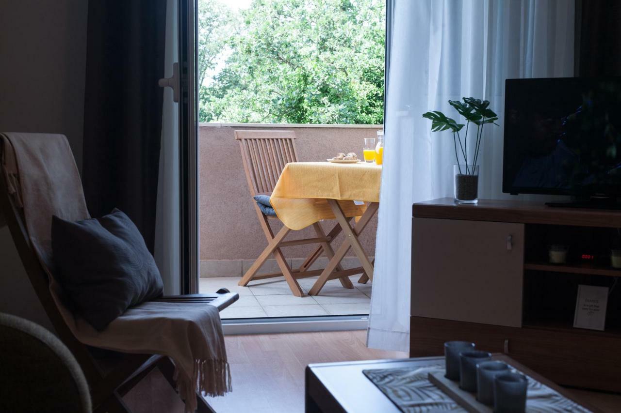 Apartment Helga Ližnjan Eksteriør billede