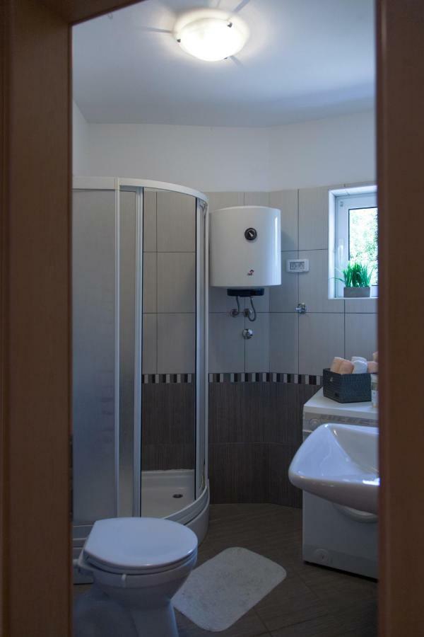Apartment Helga Ližnjan Eksteriør billede