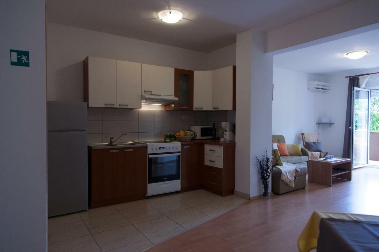 Apartment Helga Ližnjan Eksteriør billede