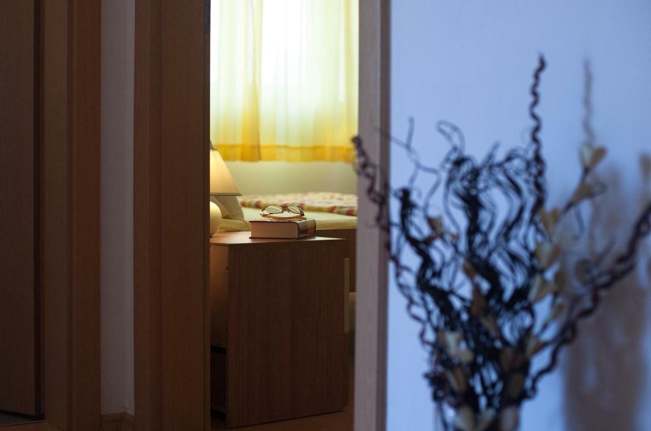 Apartment Helga Ližnjan Eksteriør billede
