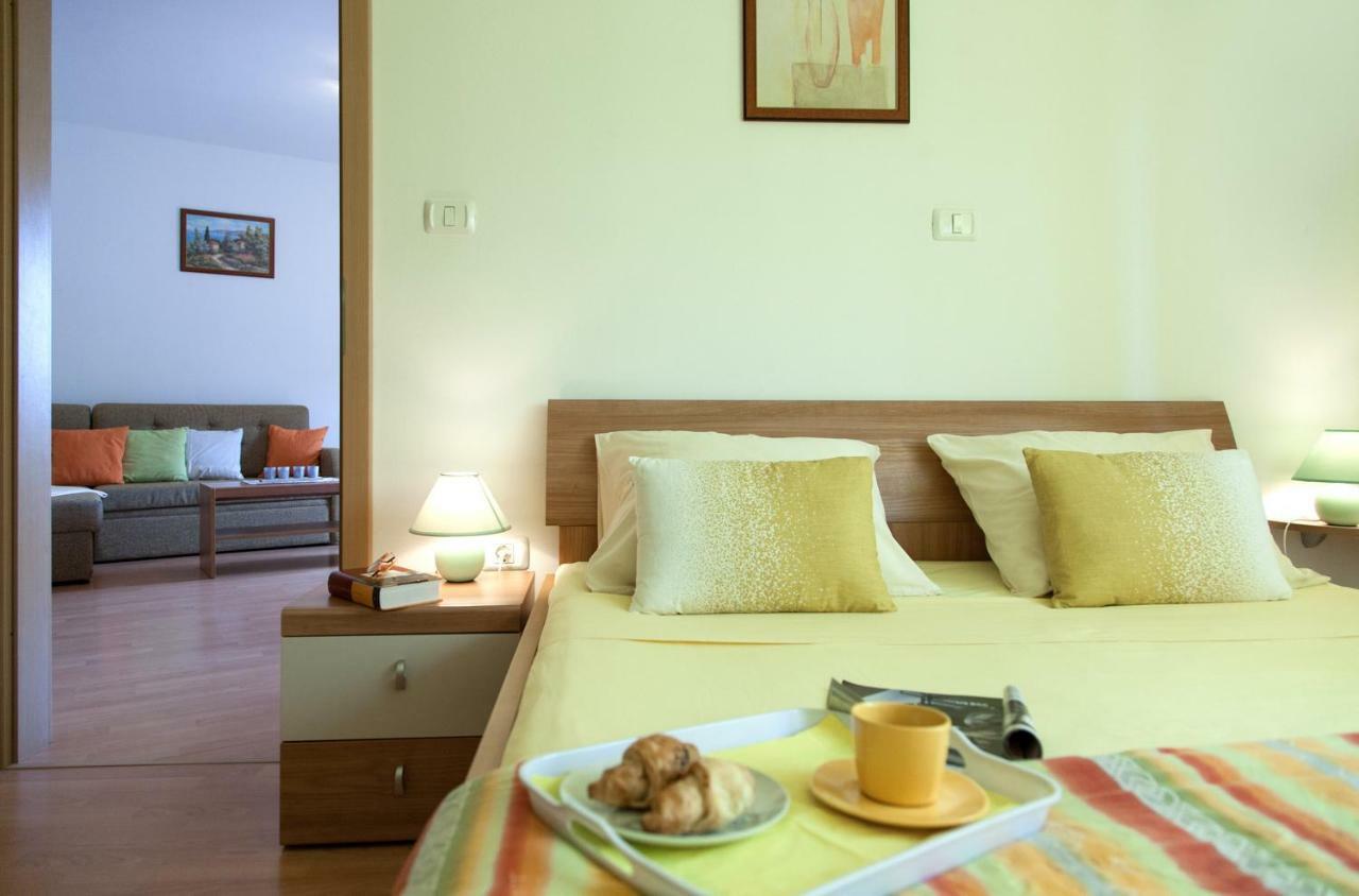 Apartment Helga Ližnjan Eksteriør billede